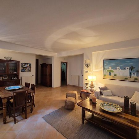 Villa del Carrubo a due passi dal mare di Cefalù Collesano Esterno foto