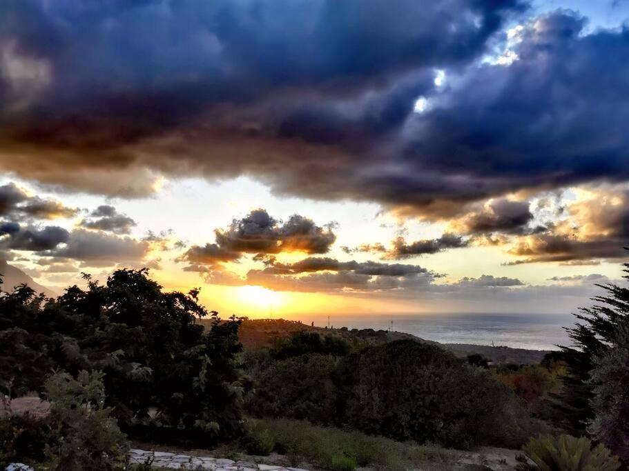 Villa del Carrubo a due passi dal mare di Cefalù Collesano Camera foto